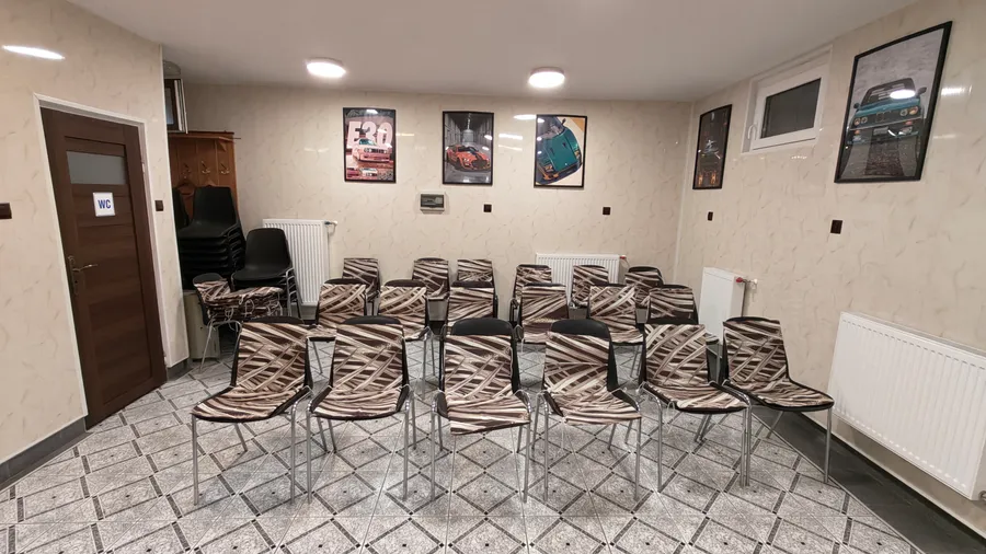 Sala wykładowa Auto Szkoły Grześ, miejsca dla kursantów